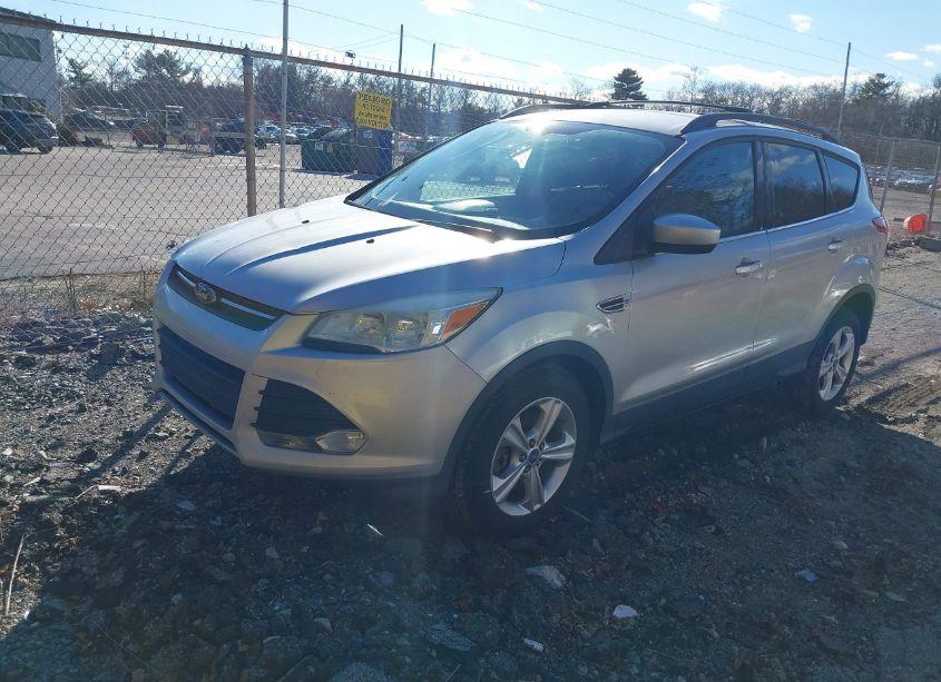 Photo 2 of 2013 Ford Escape SE (VIN 1FMCU0G92DUC98986)