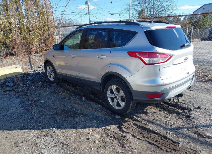 Photo 3 of 2013 Ford Escape SE (VIN 1FMCU0G92DUC98986)