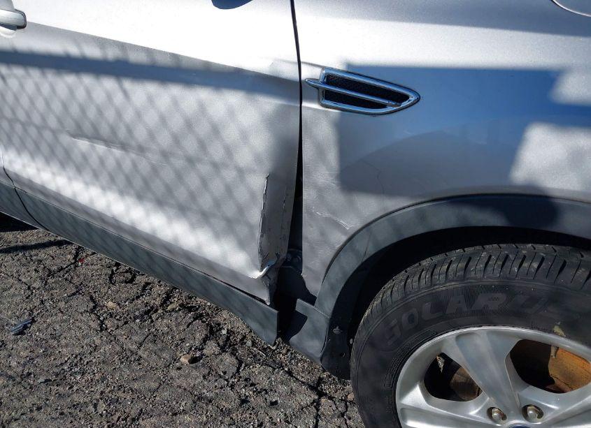 Photo 6 of 2013 Ford Escape SE (VIN 1FMCU0G92DUC98986)