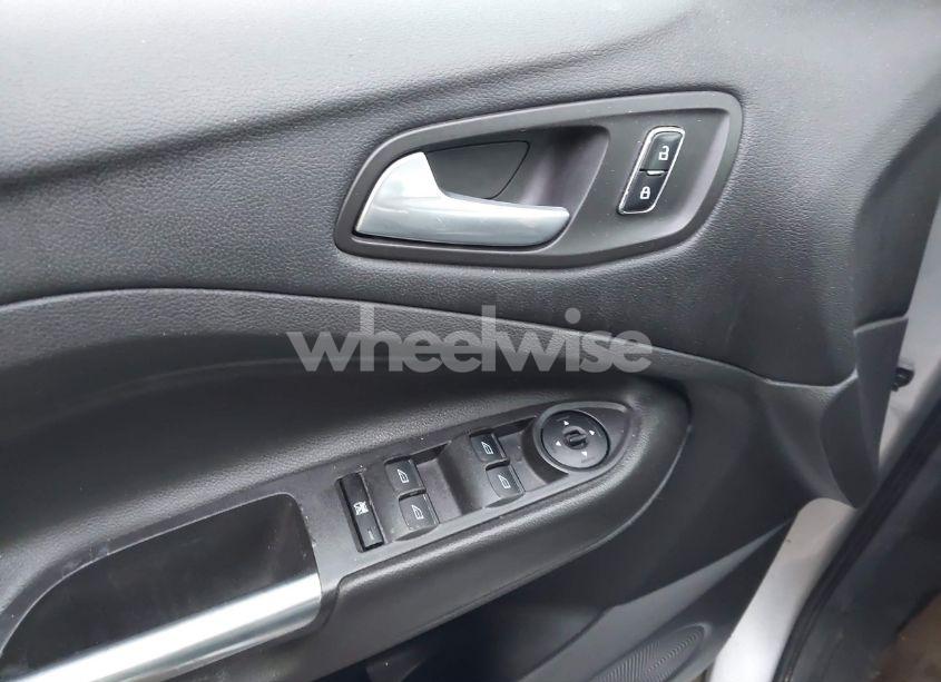 Photo 15 of 2014 Ford Escape SE (VIN 1FMCU0G92EUC15946)