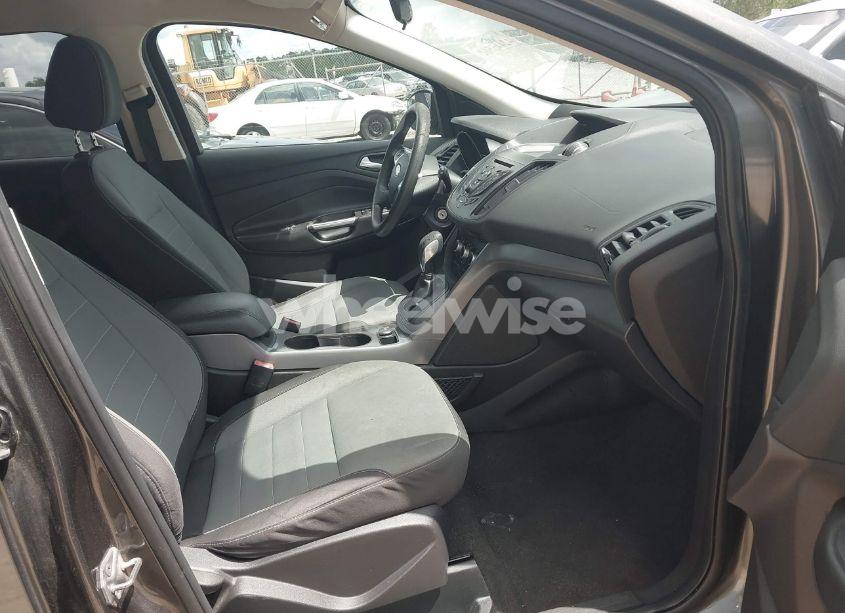 Photo 5 of 2016 Ford Escape SE (VIN 1FMCU0G92GUA31836)