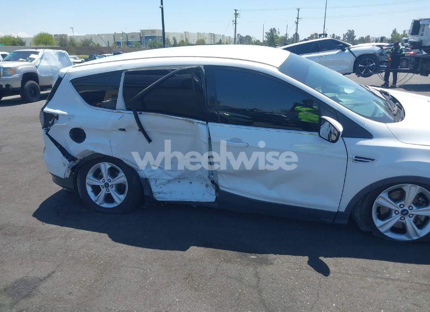 Photo 6 of 2016 Ford Escape SE (VIN 1FMCU0G92GUC59979)