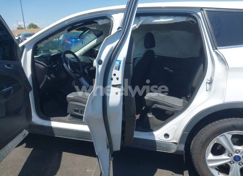 Photo 8 of 2016 Ford Escape SE (VIN 1FMCU0G92GUC59979)