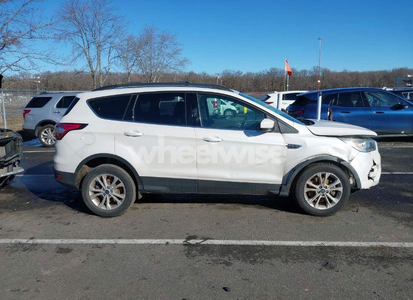 Photo 13 of 2017 Ford Escape SE (VIN 1FMCU0G92HUB72228)