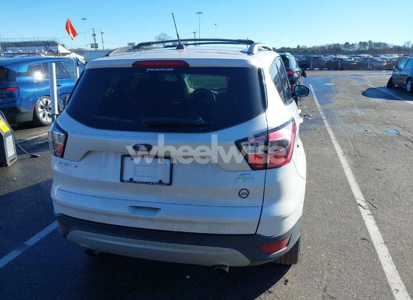 Photo 16 of 2017 Ford Escape SE (VIN 1FMCU0G92HUB72228)