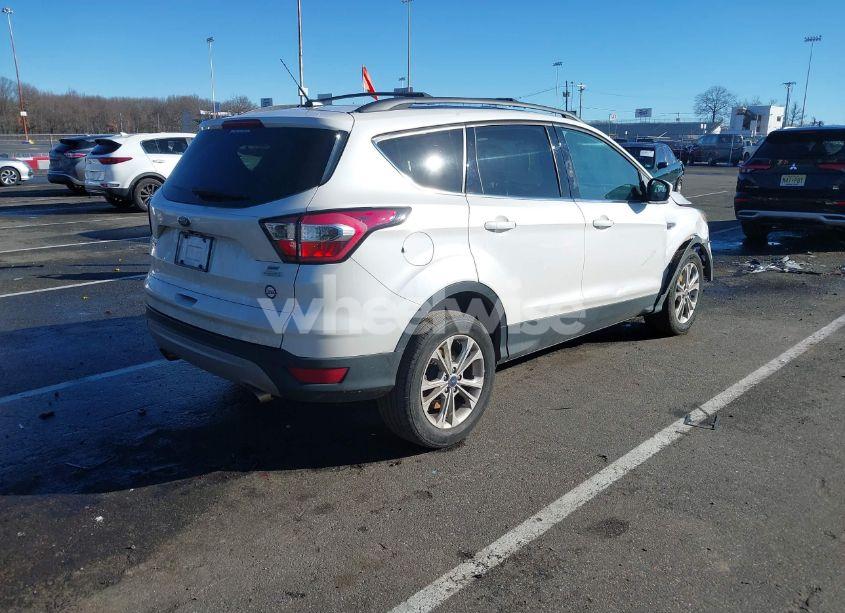 Photo 4 of 2017 Ford Escape SE (VIN 1FMCU0G92HUB72228)