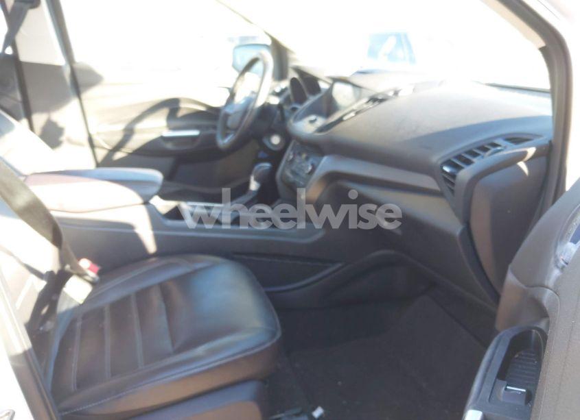 Photo 5 of 2017 Ford Escape SE (VIN 1FMCU0G92HUB72228)