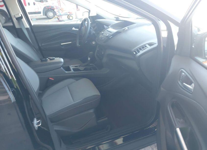 Photo 5 of 2017 Ford Escape SE (VIN 1FMCU0G92HUB97081)