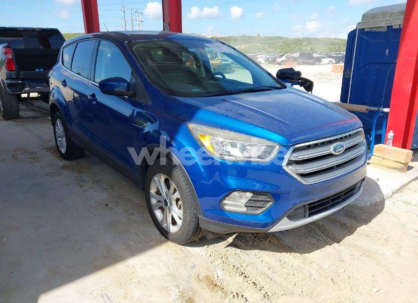 2017 Ford Escape SE (VIN 1FMCU0G92HUF04457) main photo