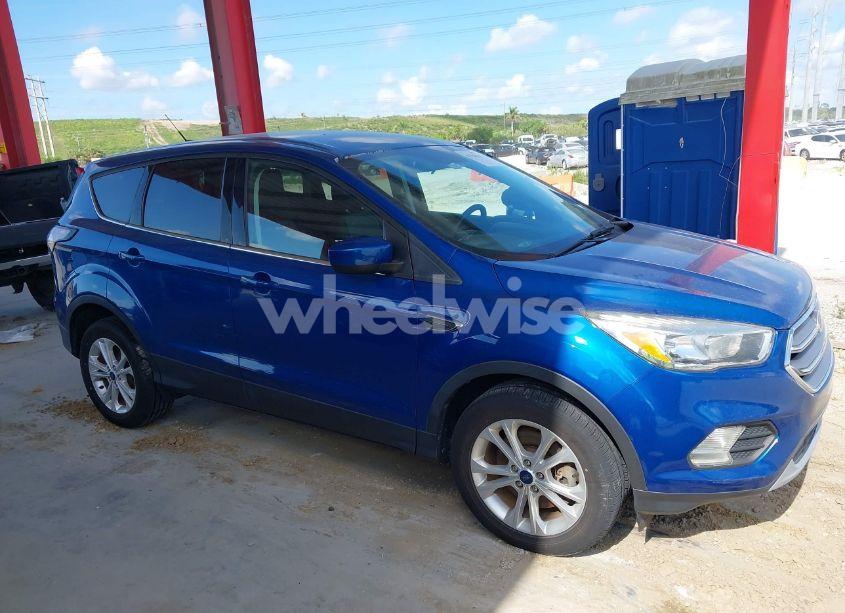 Photo 13 of 2017 Ford Escape SE (VIN 1FMCU0G92HUF04457)