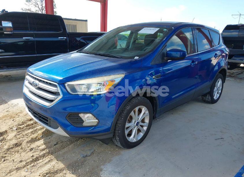 Photo 2 of 2017 Ford Escape SE (VIN 1FMCU0G92HUF04457)