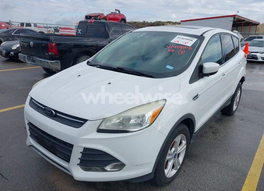 Photo 2 of 2014 Ford Escape SE (VIN 1FMCU0G93EUA85403)