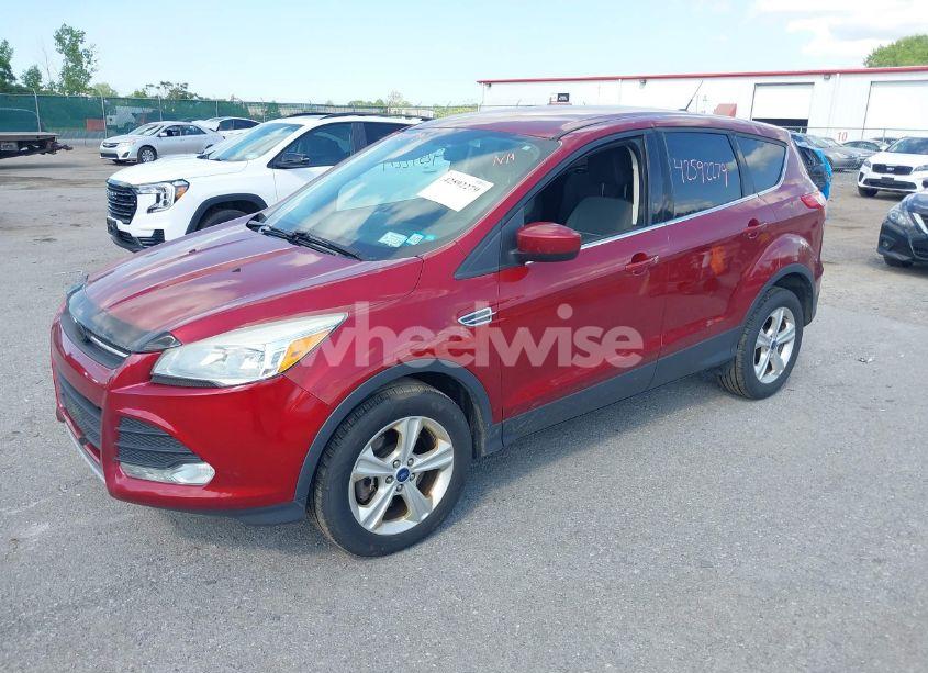 Photo 2 of 2015 Ford Escape SE (VIN 1FMCU0G93FUA15689)