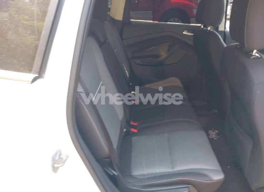 Photo 8 of 2015 Ford Escape SE (VIN 1FMCU0G93FUB38571)