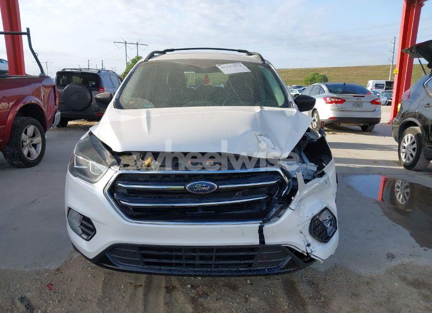 Photo 13 of 2017 Ford Escape SE (VIN 1FMCU0G93HUB01510)