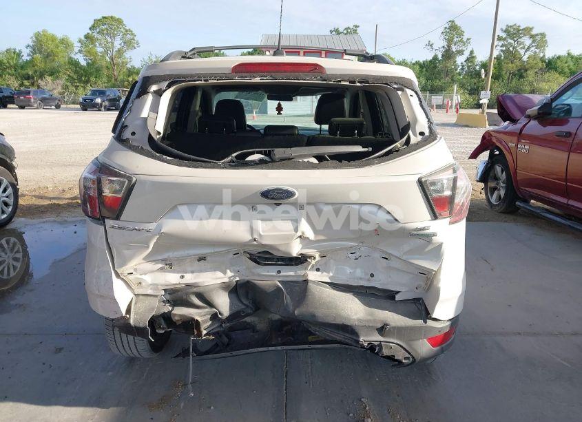 Photo 17 of 2017 Ford Escape SE (VIN 1FMCU0G93HUB01510)