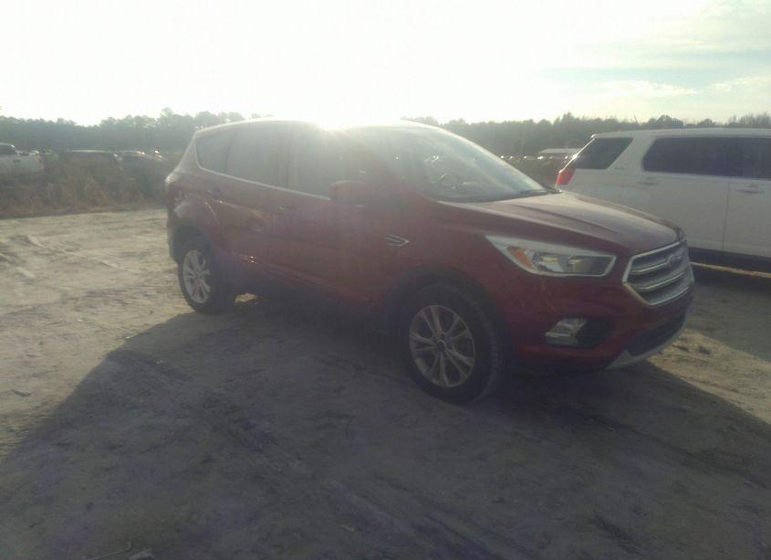 2017 Ford Escape SE (VIN 1FMCU0G93HUB04679) main photo