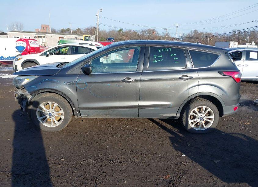 Photo 15 of 2017 Ford Escape SE (VIN 1FMCU0G93HUB67619)