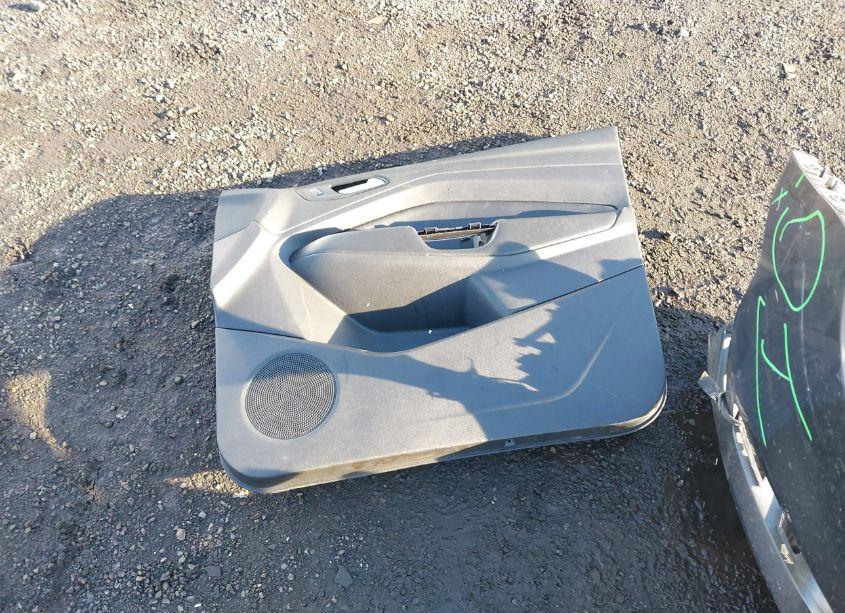 Photo 18 of 2017 Ford Escape SE (VIN 1FMCU0G93HUB67619)