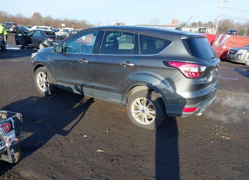 Photo 3 of 2017 Ford Escape SE (VIN 1FMCU0G93HUB67619)