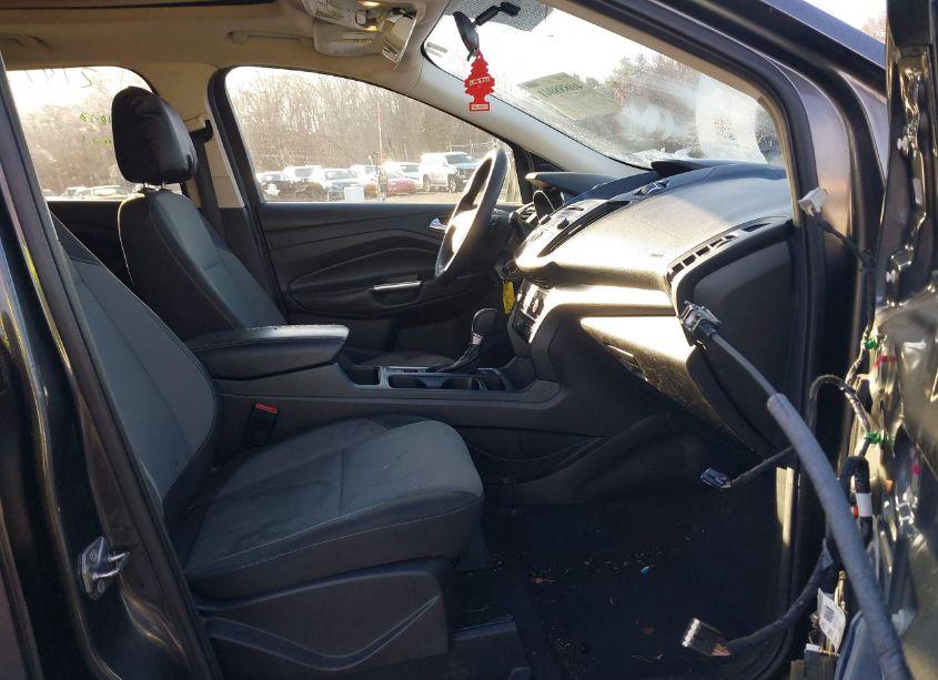 Photo 5 of 2017 Ford Escape SE (VIN 1FMCU0G93HUB67619)