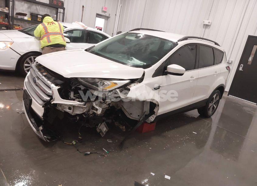 Photo 2 of 2017 Ford Escape SE (VIN 1FMCU0G93HUB85568)