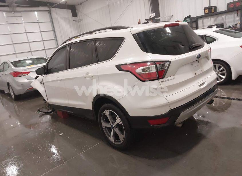 Photo 3 of 2017 Ford Escape SE (VIN 1FMCU0G93HUB85568)