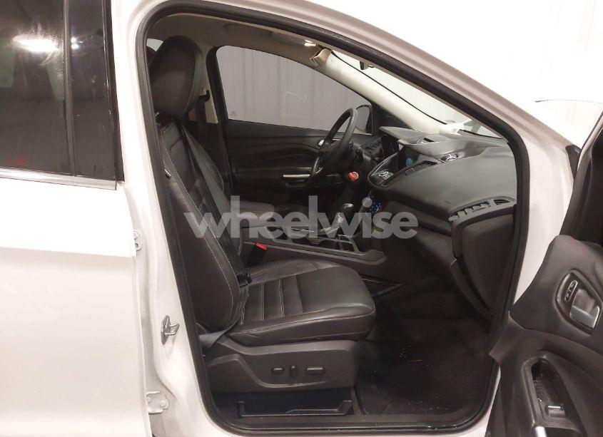 Photo 5 of 2017 Ford Escape SE (VIN 1FMCU0G93HUB85568)