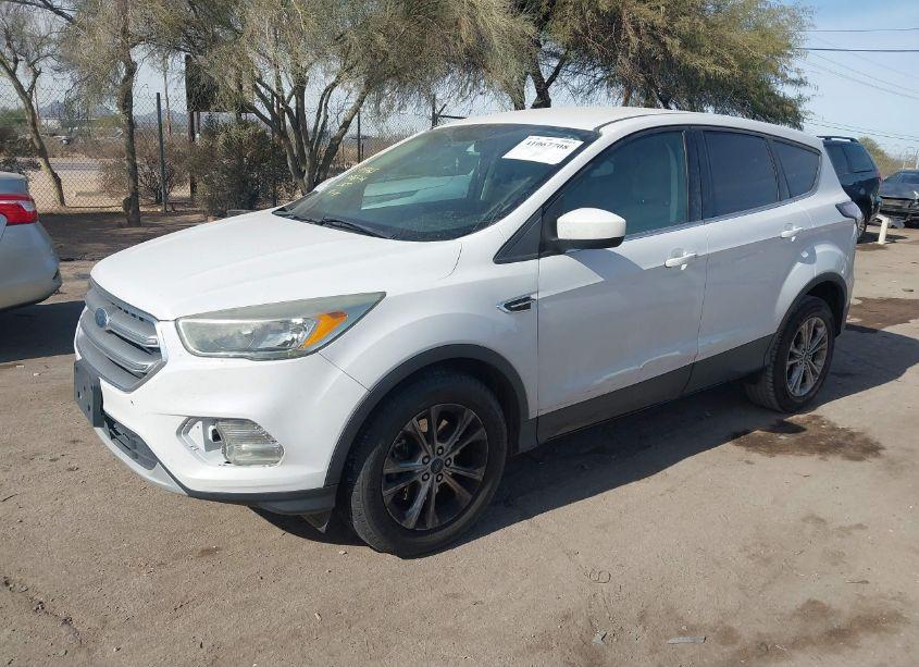 Photo 2 of 2017 Ford Escape SE (VIN 1FMCU0G93HUD45786)