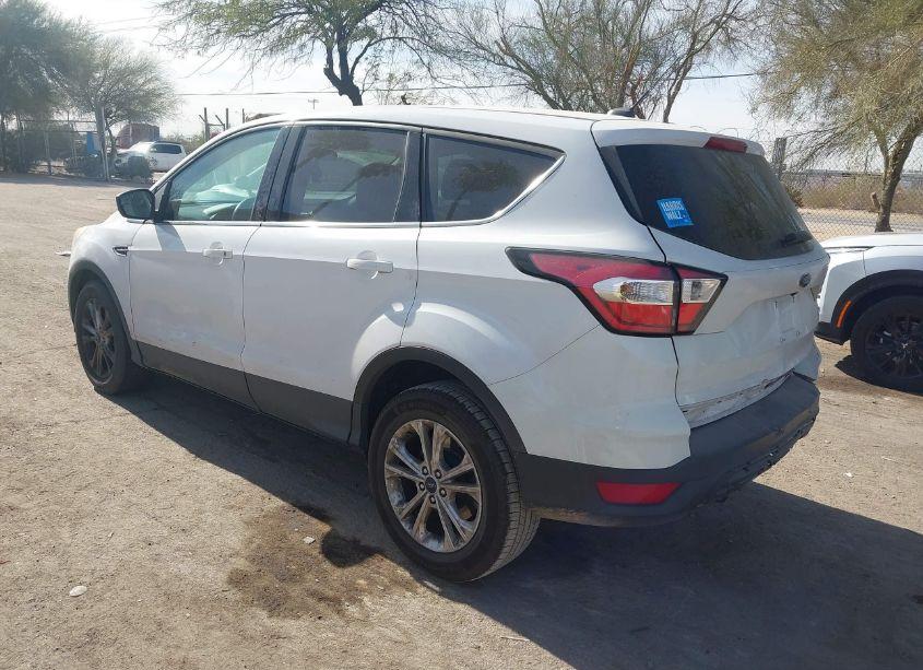 Photo 3 of 2017 Ford Escape SE (VIN 1FMCU0G93HUD45786)