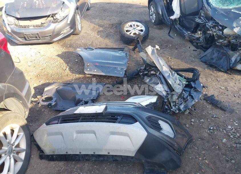 Photo 12 of 2017 Ford Escape SE (VIN 1FMCU0G93HUE29218)