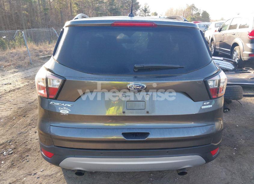 Photo 17 of 2017 Ford Escape SE (VIN 1FMCU0G93HUE29218)