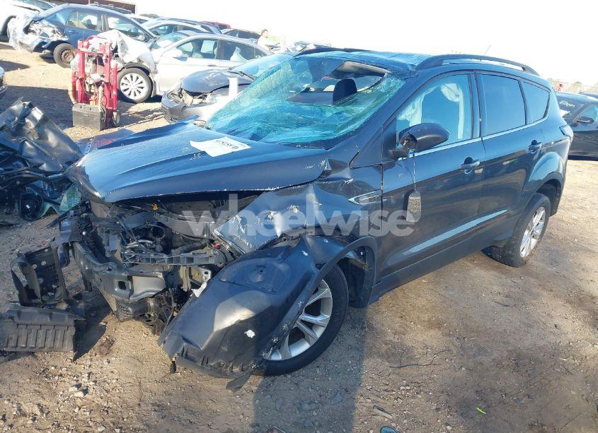 Photo 2 of 2017 Ford Escape SE (VIN 1FMCU0G93HUE29218)