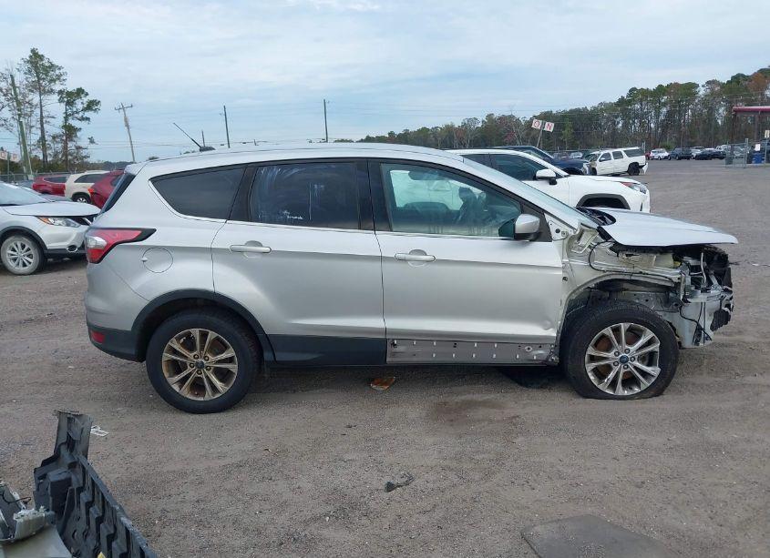 Photo 13 of 2017 Ford Escape SE (VIN 1FMCU0G93HUE65166)