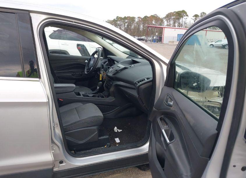 Photo 5 of 2017 Ford Escape SE (VIN 1FMCU0G93HUE65166)