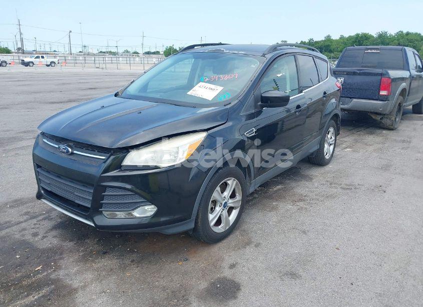 Photo 2 of 2013 Ford Escape SE (VIN 1FMCU0G94DUB90448)
