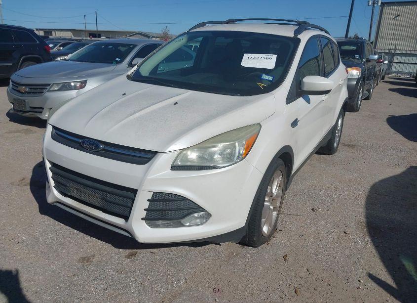 Photo 2 of 2013 Ford Escape SE (VIN 1FMCU0G94DUC34464)