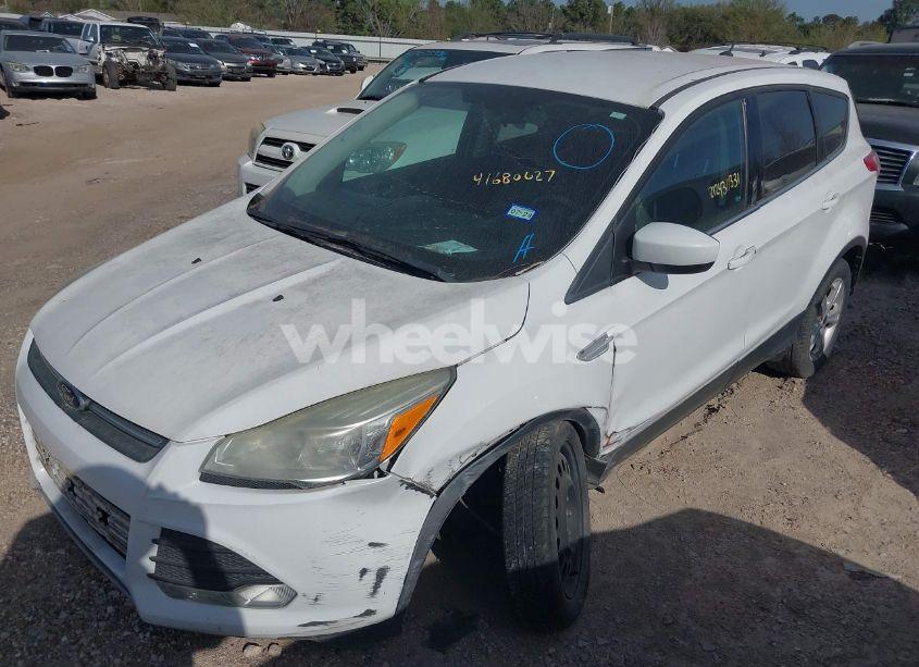 Photo 2 of 2014 Ford Escape SE (VIN 1FMCU0G94EUD32623)