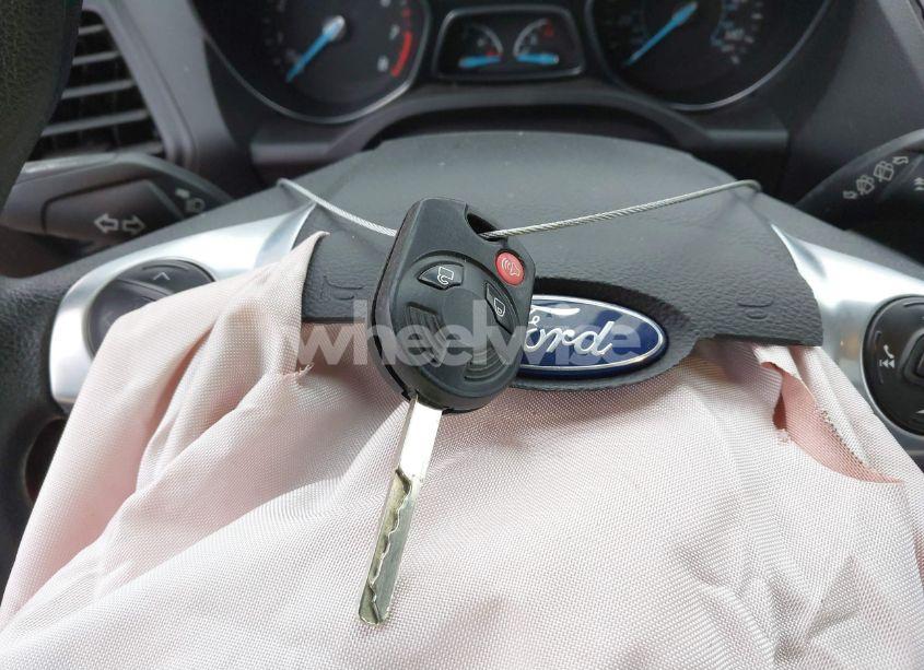 Photo 11 of 2016 Ford Escape SE (VIN 1FMCU0G94GUB61892)