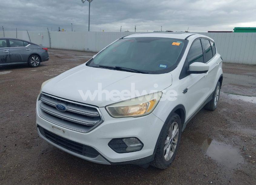 Photo 6 of 2017 Ford Escape SE (VIN 1FMCU0G94HUA24887)