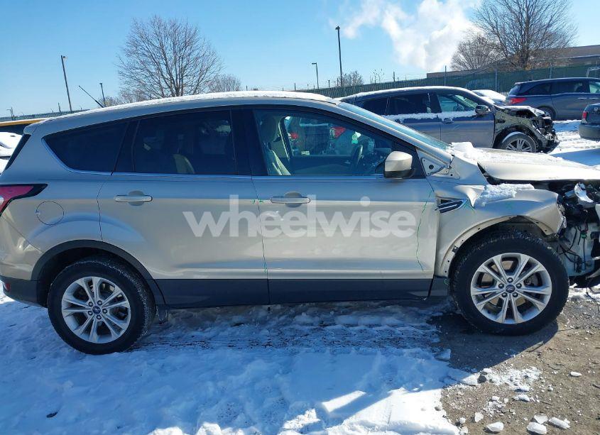 Photo 13 of 2017 Ford Escape SE (VIN 1FMCU0G94HUB72375)