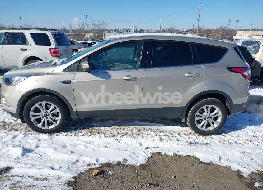 Photo 14 of 2017 Ford Escape SE (VIN 1FMCU0G94HUB72375)