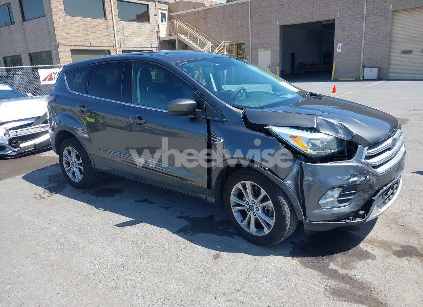2017 Ford Escape SE (VIN 1FMCU0G94HUC96680) main photo