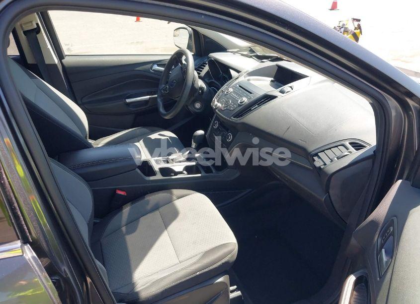 Photo 5 of 2017 Ford Escape SE (VIN 1FMCU0G94HUC96680)