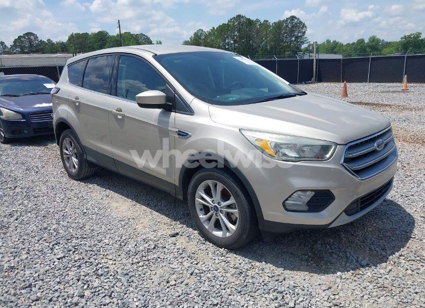 2017 Ford Escape SE (VIN 1FMCU0G94HUD56487) main photo