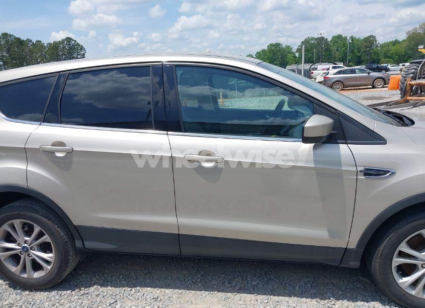 Photo 13 of 2017 Ford Escape SE (VIN 1FMCU0G94HUD56487)