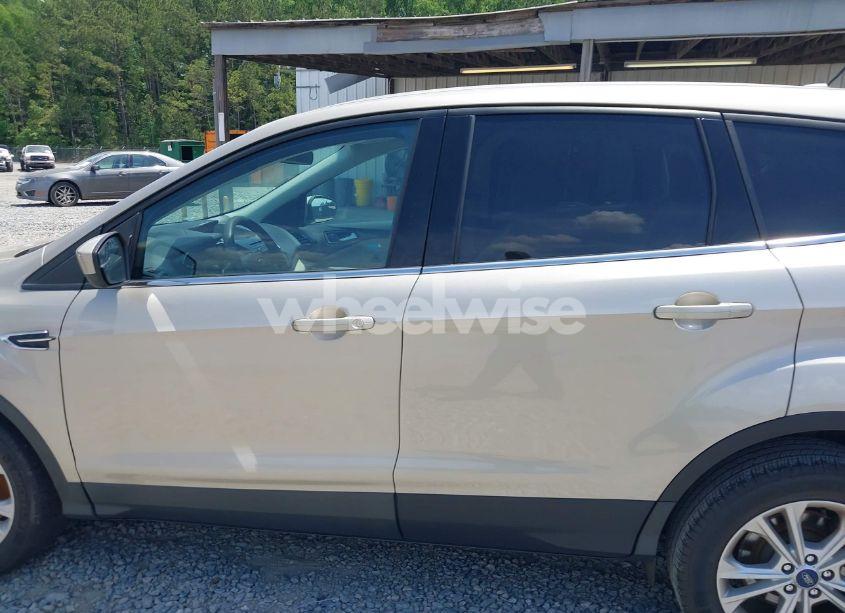 Photo 14 of 2017 Ford Escape SE (VIN 1FMCU0G94HUD56487)