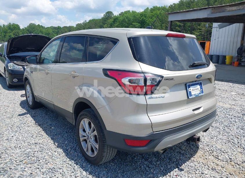 Photo 3 of 2017 Ford Escape SE (VIN 1FMCU0G94HUD56487)