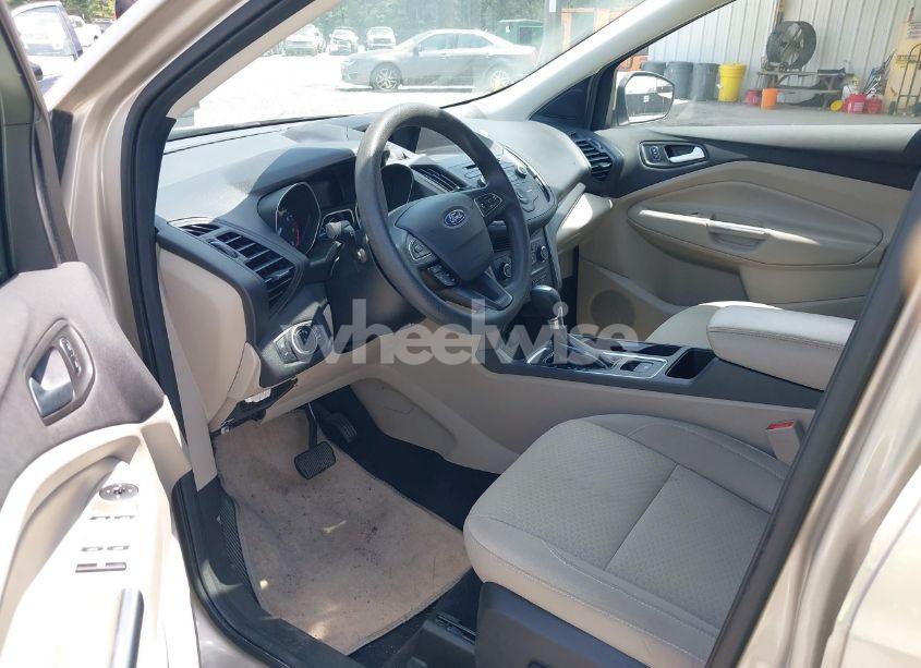 Photo 5 of 2017 Ford Escape SE (VIN 1FMCU0G94HUD56487)