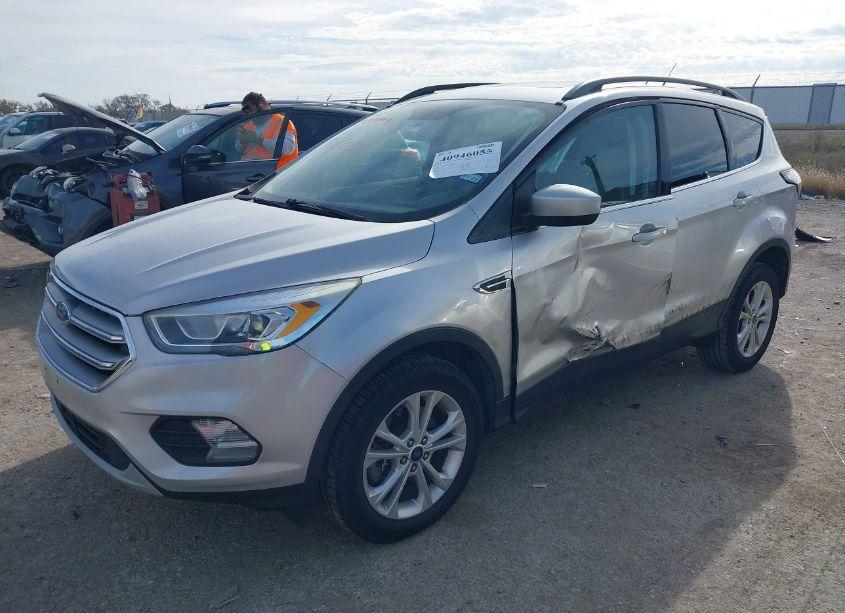 Photo 2 of 2017 Ford Escape SE (VIN 1FMCU0G94HUE34119)